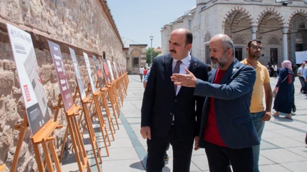 ‘Türkiye Yüzyılı’nın Kahramanları’ temalı afiş sergisi, sanatseverlerle buluştu